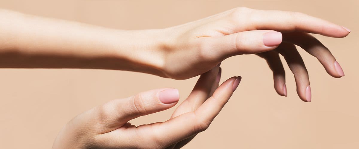 Маникюр: 4 стъпки за красиви нокти