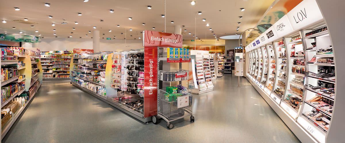 Eine dm Filiale von Innen.