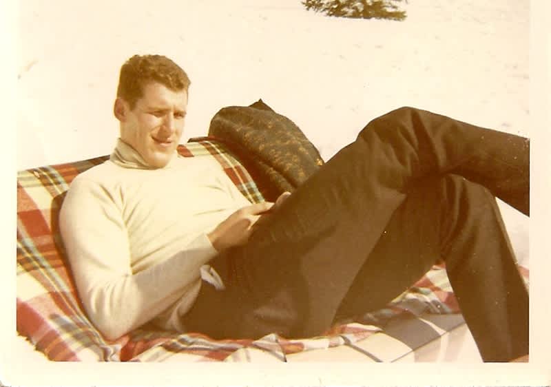 Спомени за младежките дни от семейния албум