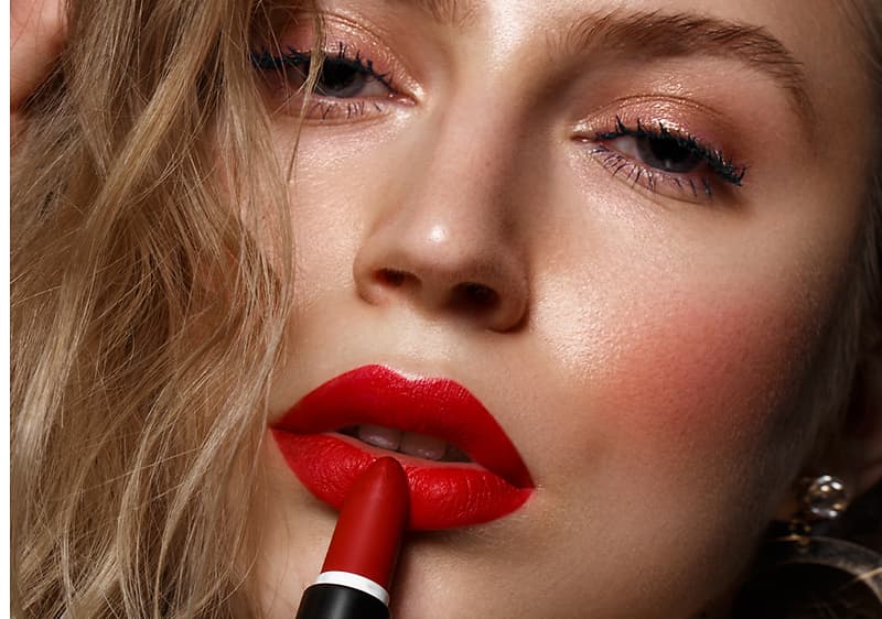 червени устни