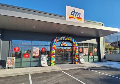 dm открива своя първи магазин в гр. Карлово!  