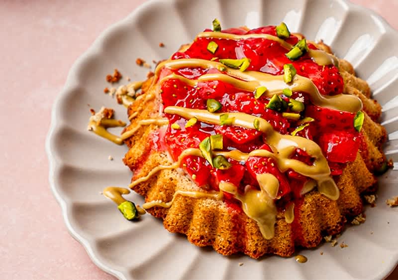 bezglutenov sladkish s yagodi i krem ot shamfastak