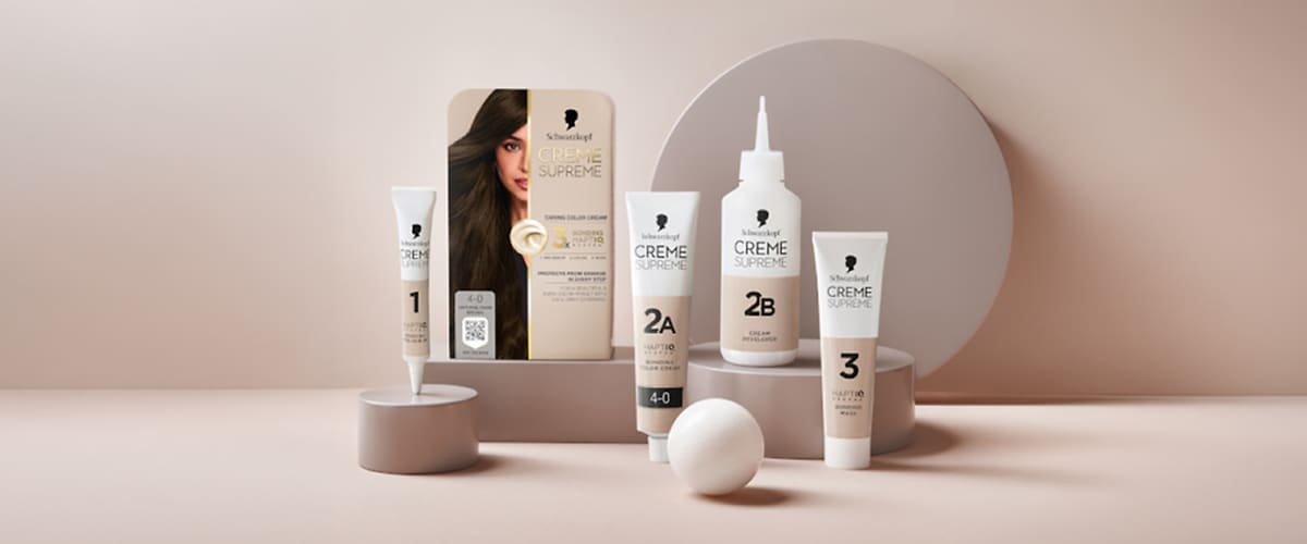 Боя за коса комплект с туби и флакони Creme Supreme на светъл фон