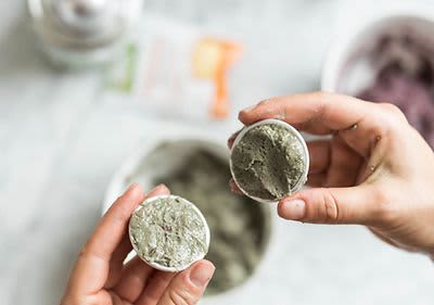 DIY: kuglice za kupanje - stavite smjesu u kalupe