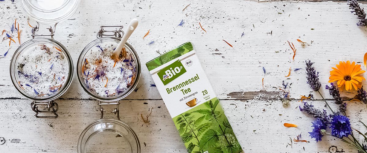 Domaća so sa začinima i laticama