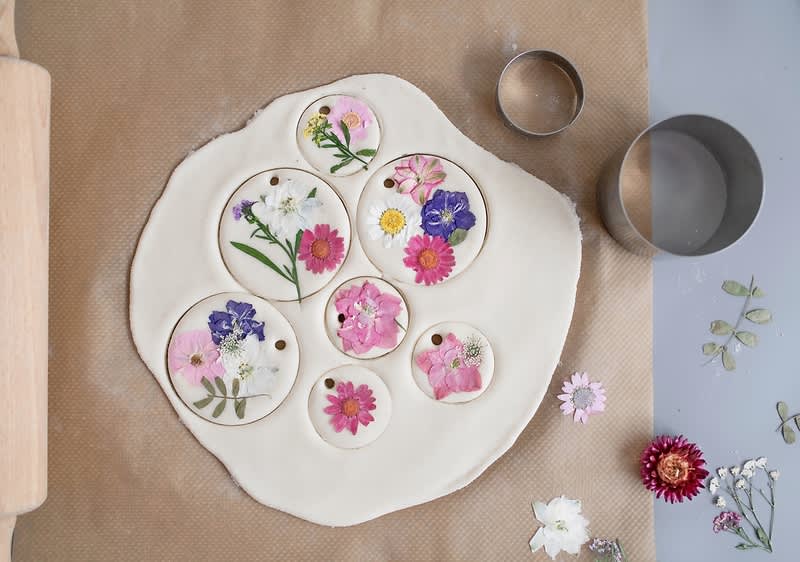 Slano tijesto i sušeno cvijeće