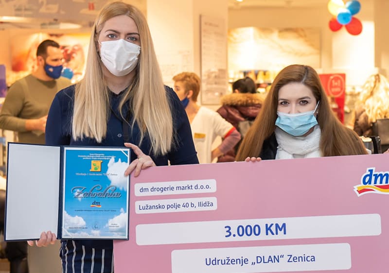 Udruženju Dlan uručena donacija dm proizvoda u vrijednosti 3.000 KM