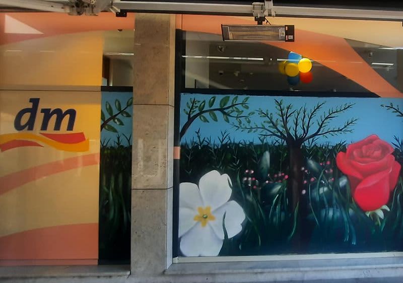 Street art na dm prodavnici u Mostaru