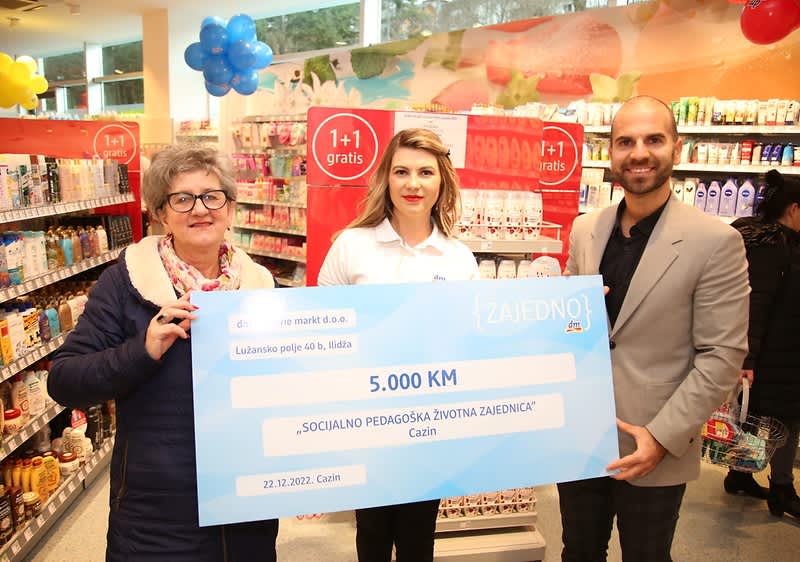 U Cazinu otvorena preuređena dm prodavnica