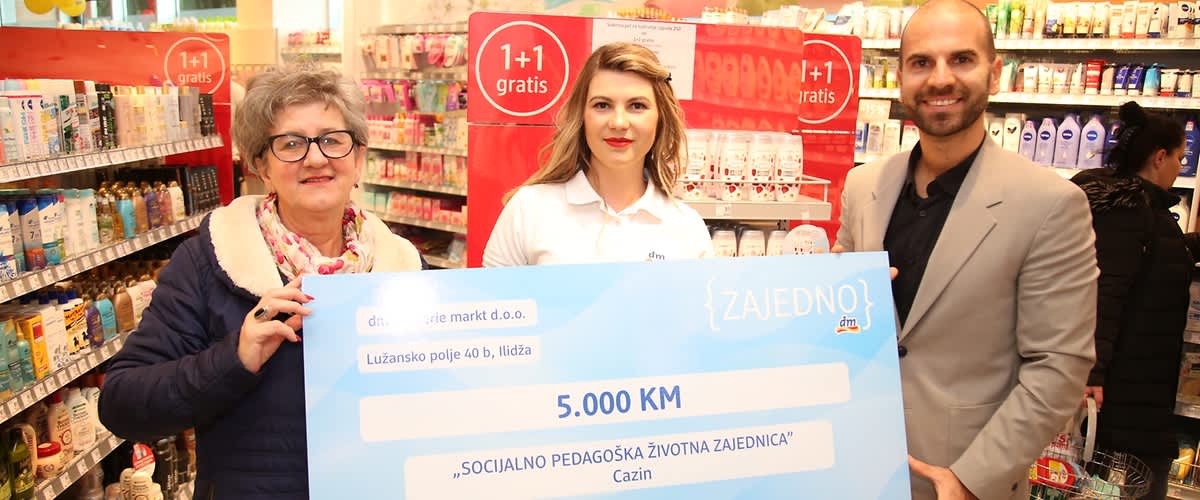 U Cazinu otvorena preuređena dm prodavnica