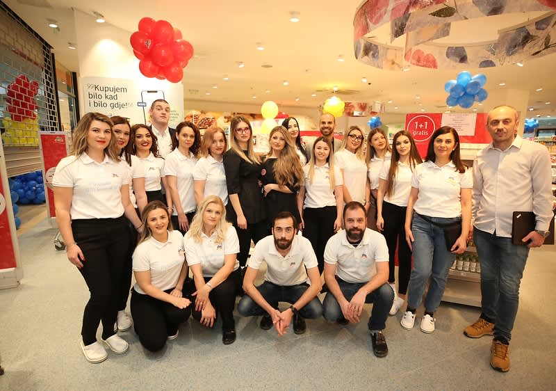 U Cazinu otvorena preuređena dm prodavnica