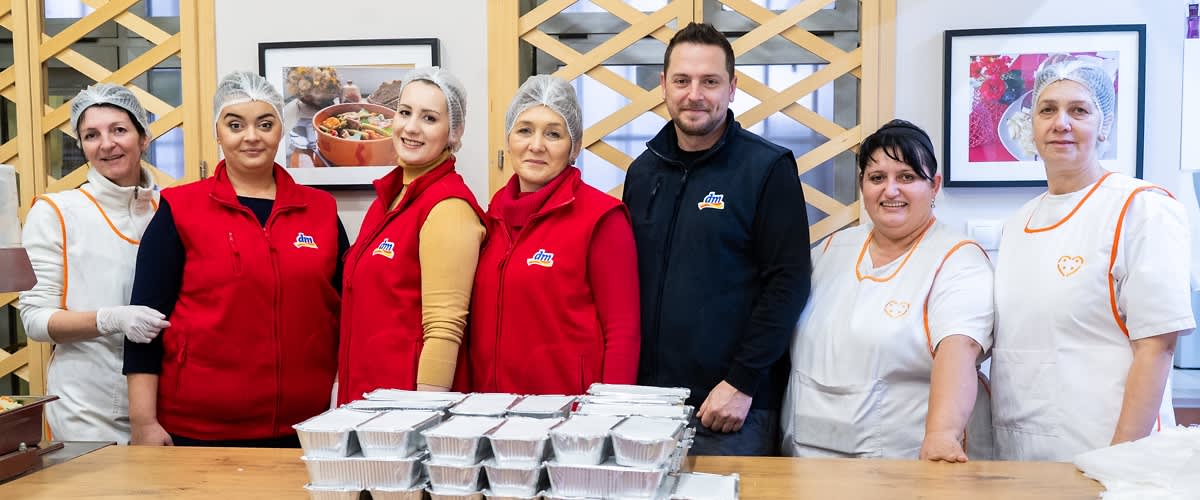 dm donirao 9.777 obroka za korisnike narodnih kuhinja širom BiH