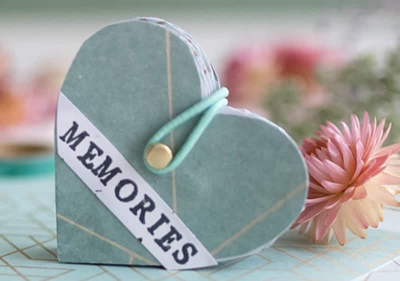 Leporello fotoknjiga u obliku srca