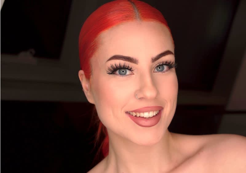 Frau mit Abend-Make-up