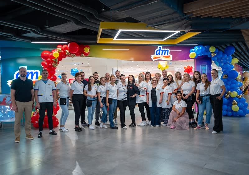 Na poznatoj lokaciji otvorena preuređena dm prodavnica u Tuzli