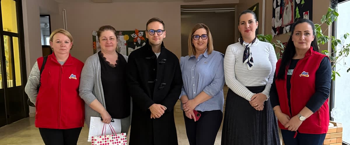 Treću godinu zaredom dm uljepšao praznike štićenicima Doma za djecu bez roditeljskog staranja u Tuzli