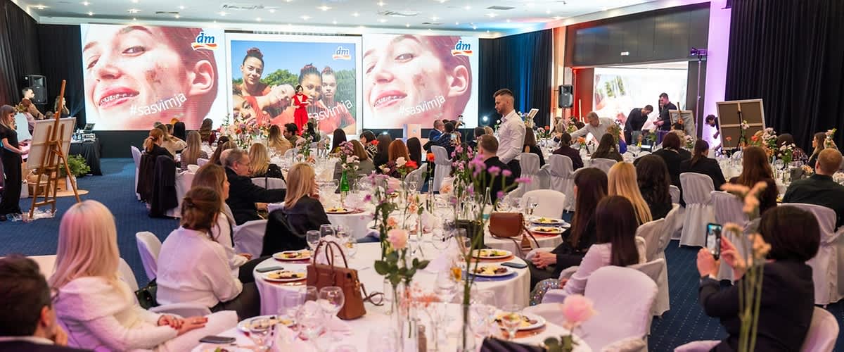 dm želi ohrabriti da svaki čovjek bude #sasvimja