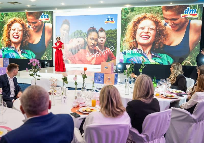 dm želi ohrabriti da svaki čovjek bude #sasvimja