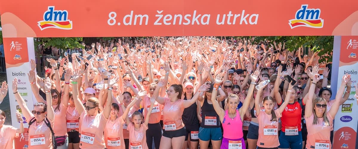 Učesnice na cilju 8. dm ženske utrke