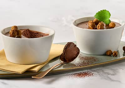 Mousse od čokolade i medenjaka sa prelivom od slanutka