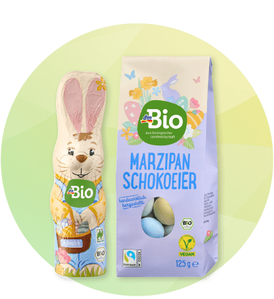 Čokoládový zajíc v obalu a jahodová čokoláda v krabičce