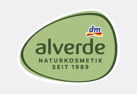 Logo značky alverde s nápisem NATURKOSMETIK SEIT 1989 a logem dm