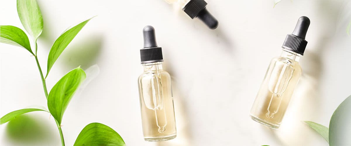 Skleněná lahvička s kapátkem