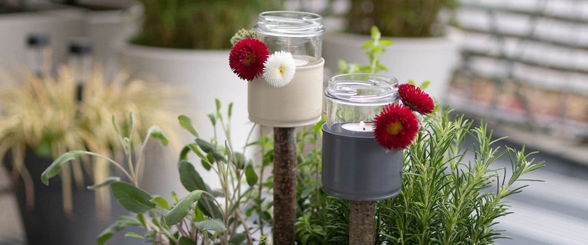 osvětlení k zapíchnutí z plechovek