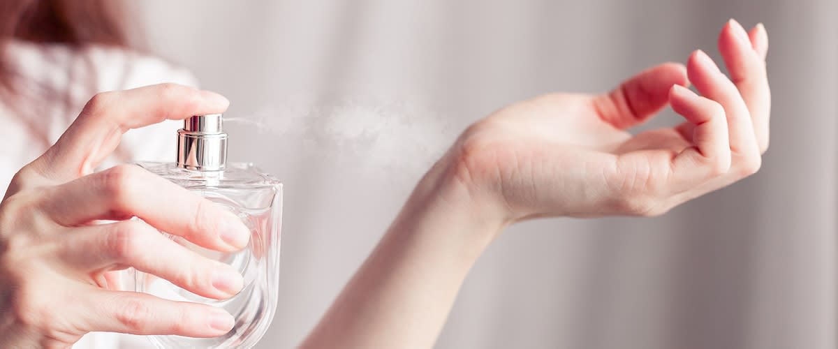 Jak používat parfém