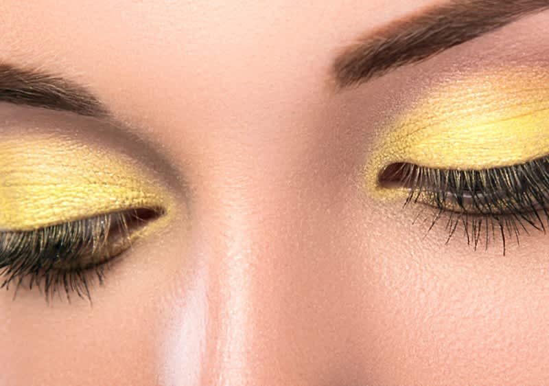 Žluté oční stíny