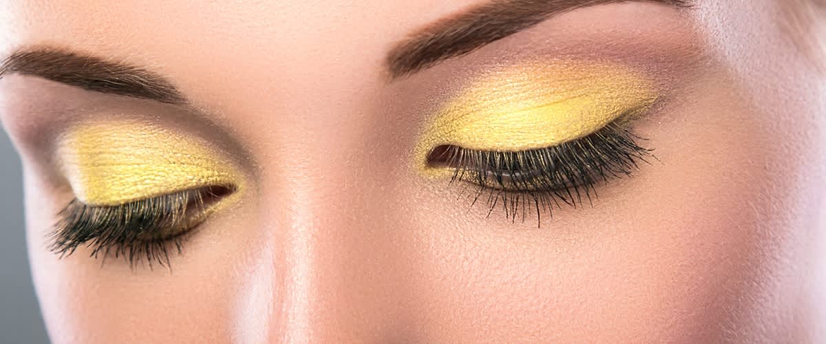 Žluté oční stíny