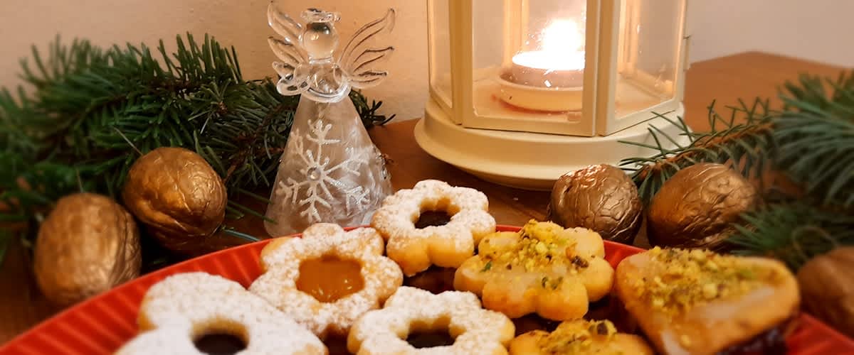 Linecká srdíčka a kytičky s citronovou polevou