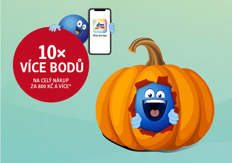 Postavičky s mobilním telefonem a dýní, text o bonusových bodech při nákupu nad 800 Kč