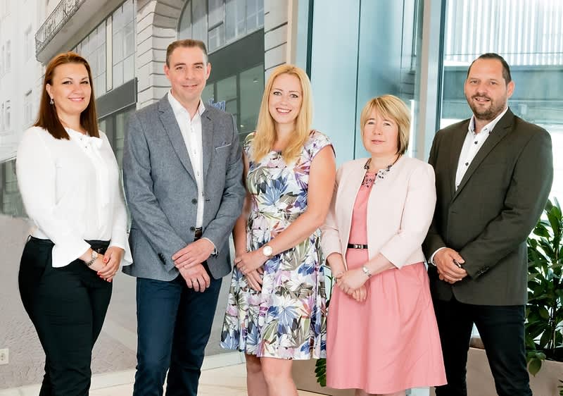 vedení společnosti dm Maďarsko