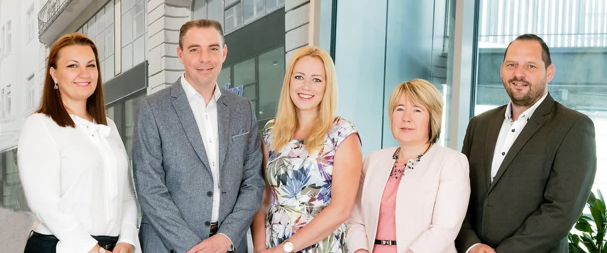 vedení společnosti dm Maďarsko