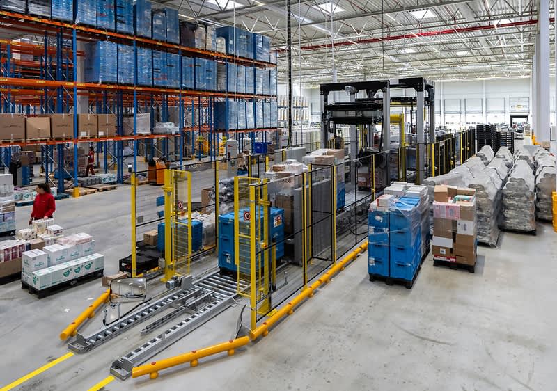 Společnost dm otevřela velkoobjemový sklad v Ostředku