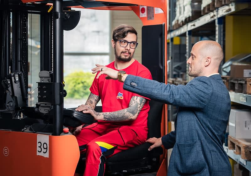 Práce v logistickém centru Jihlava