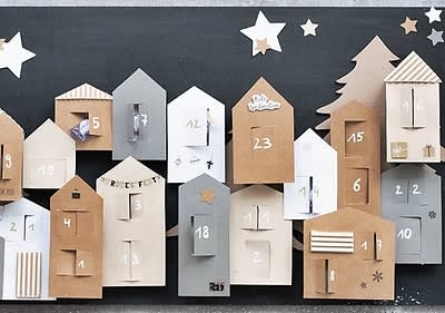 Dřevěný adventní kalendář pro malé i velké