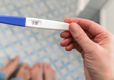 Těhotenský test s pozitivním výsledkem