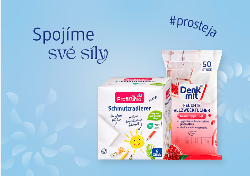 Krabice gum na skvrny a balení vlhčených ubrousků na modrém pozadí s textem Spojíme své síly