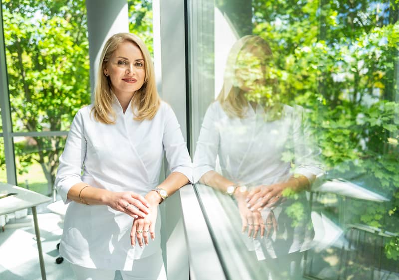 dm podcast host: Lucie Rajská