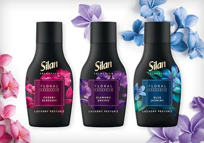 Tři lahve aviváže Silan s květinovými motivy: Cherry Blossom, Diamond Orchid, Blue Jasmine