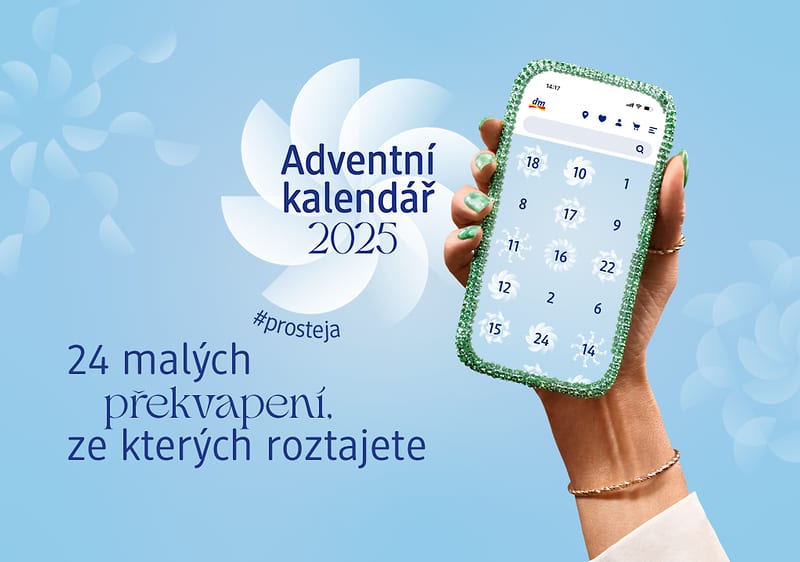 Adventní kalendář 2025 na mobilu s textem o 24 malých překvapeních