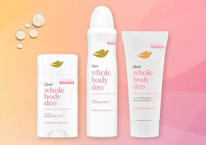 Tři produkty Dove Whole Body Deo na růžovo-oranžovém pozadí, sprej, tubka a tuhý antiperspirant