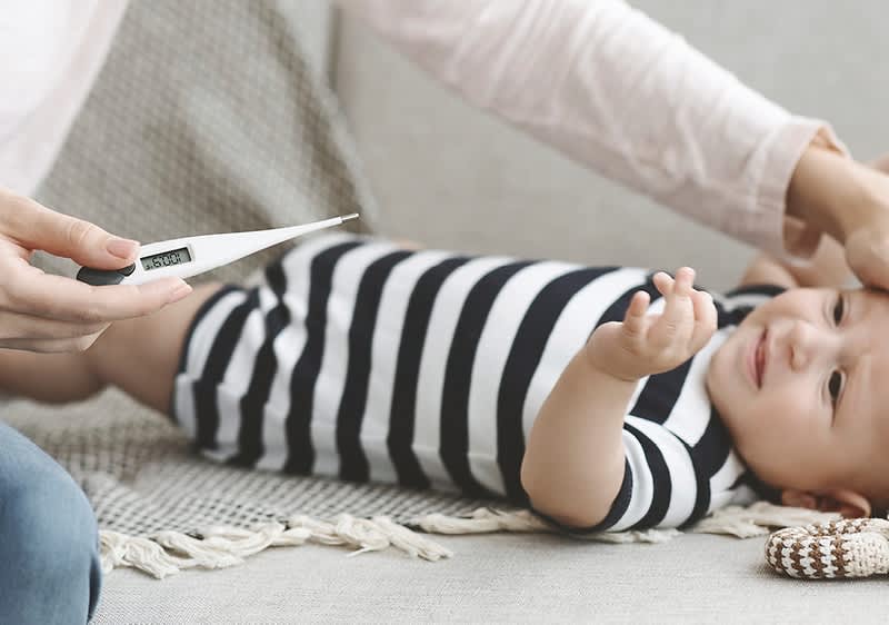 Měření teploty dítěte