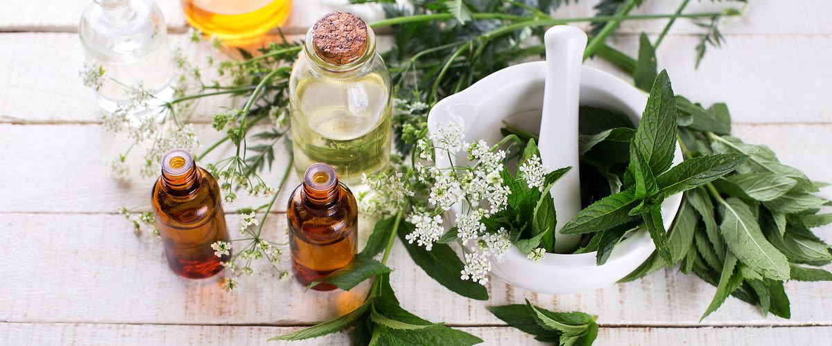 Olej a sušené bylinky