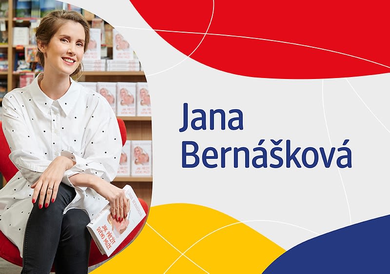 Žena sedící s knihou, jméno Jana Bernášková na barevném pozadí