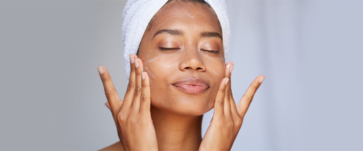 Kyselina hyaluronová – superhydratace pro zářivou a krásnou pleť