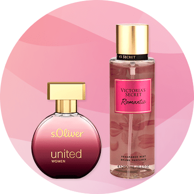 Eine runde Flasche mit der Aufschrift „s.Oliver united women“ neben einer rechteckigen Flasche „Victoria's Secret Romantic“