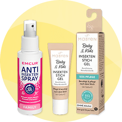 Drei Produkte vor gelbem Kreis: links eine weiße Sprühflasche „EMCUR ANTI INSEKTEN SPRAY“ mit blauem Schriftzug und pinkem Etikett, Mitte eine beige Tube „MaBYEN Baby & Kids INSEKTEN STICH GEL“, rechts die passende Verpackungsschachtel mit gleichem Schriftzug und Aufdruck „SOS-PFLEGE OHNE Alkohol BIO“